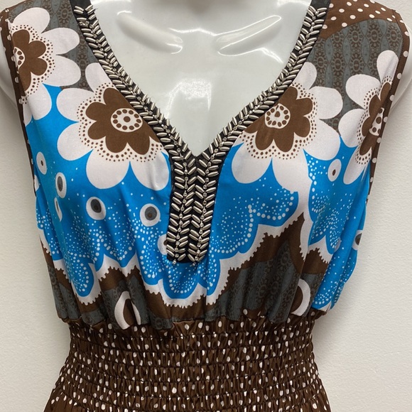 Ladies Dress - Picture 2 of 4